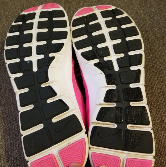 Nike running shoe - Picture 4 of 5